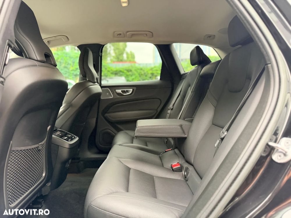 Volvo XC 60 B4 MHEV AT8 AWD Inscription - 13