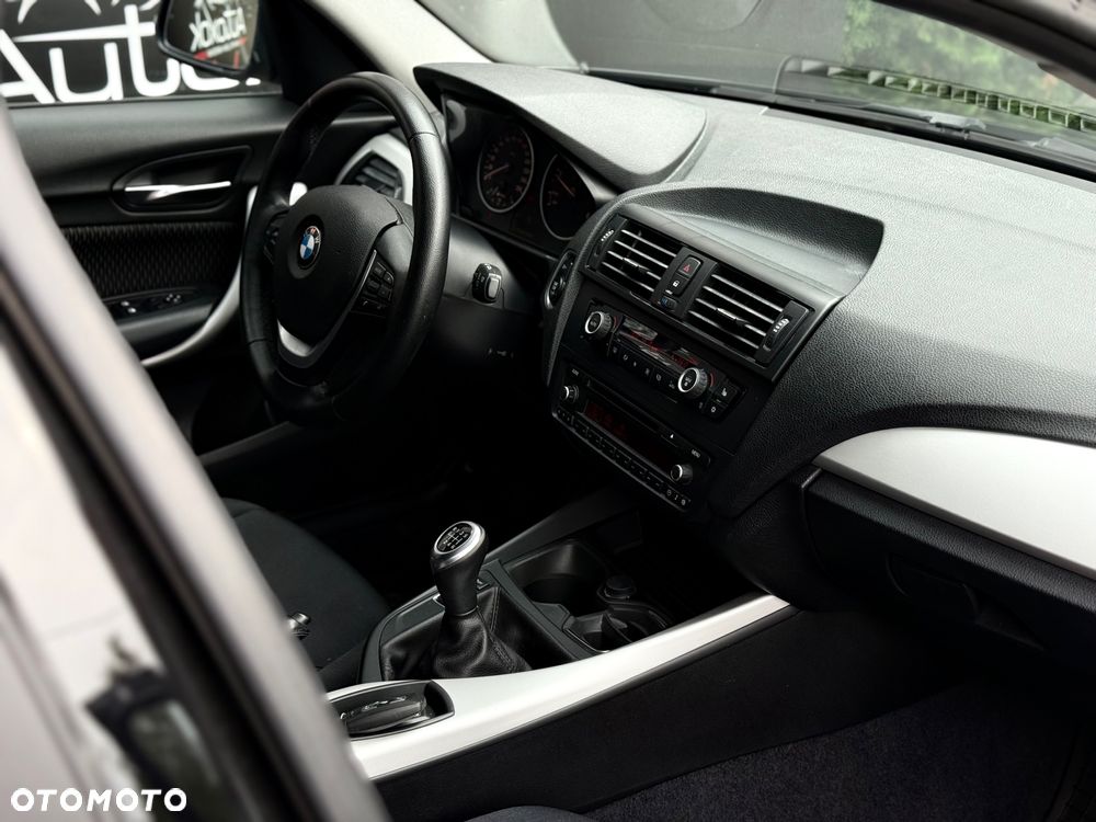 BMW Seria 1 120d Sport Line - 33