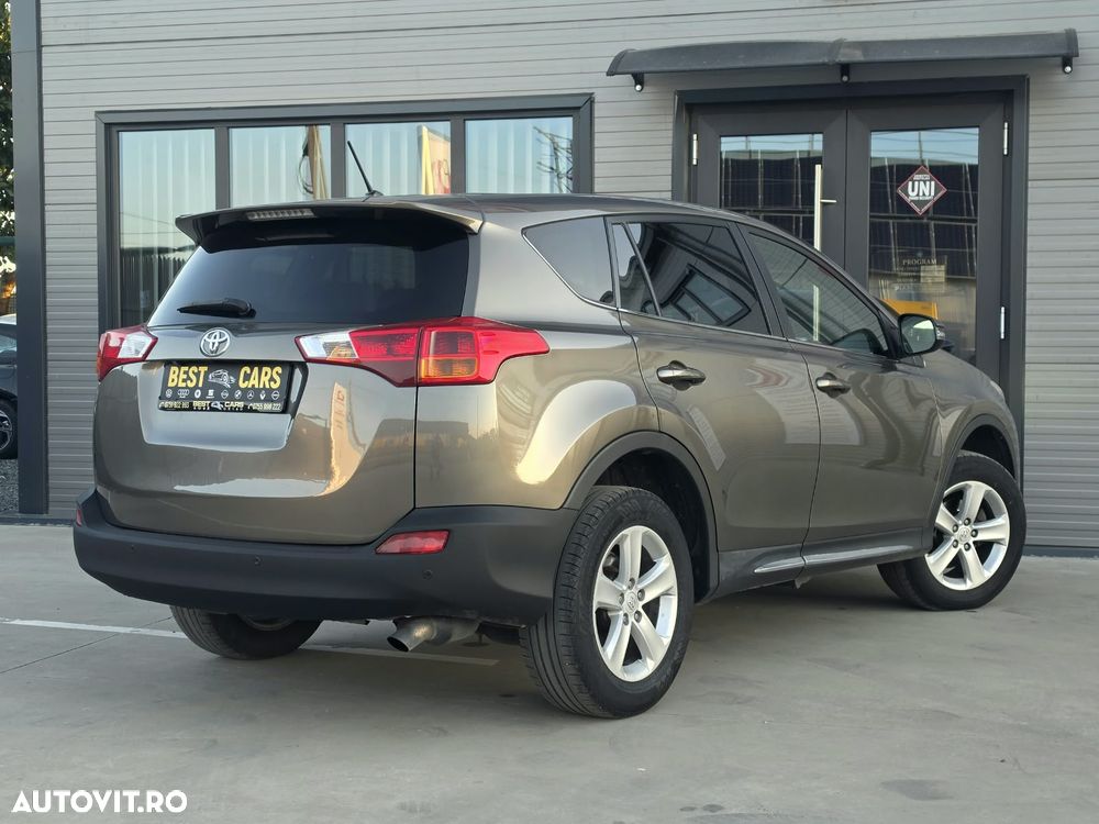Toyota RAV4 2.2 D-4CAT 4WD Aut Luxury - 2