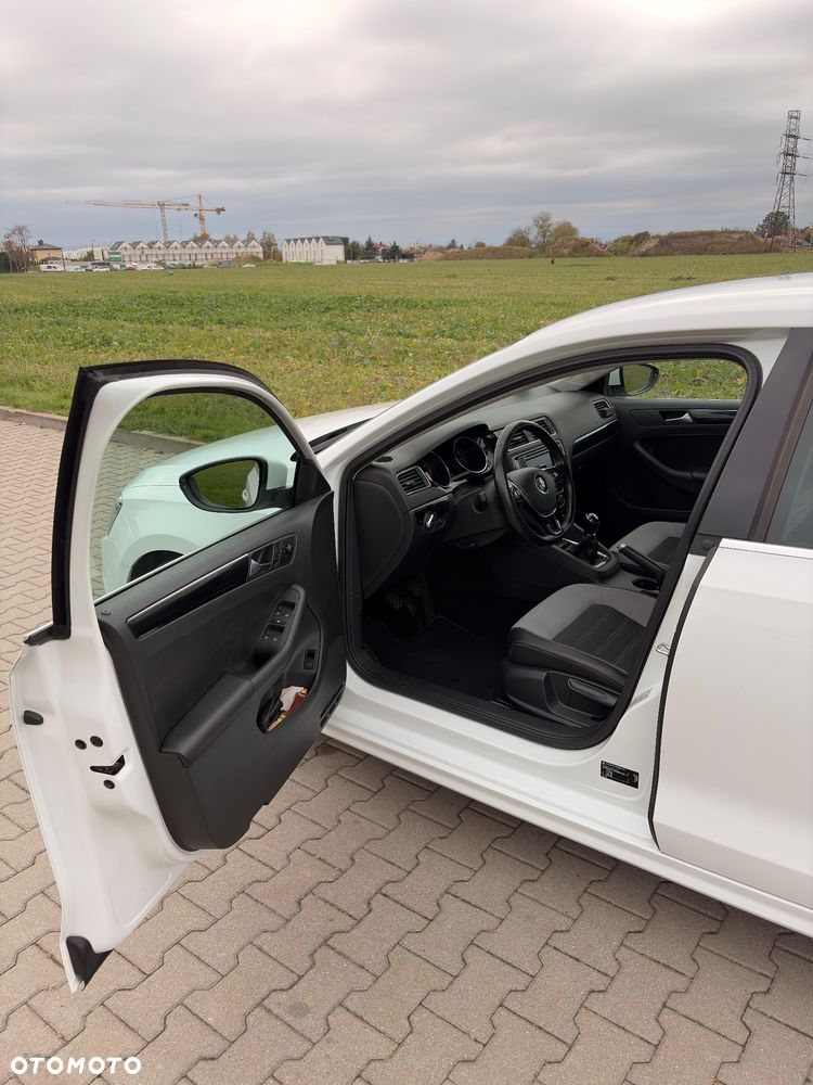 Volkswagen Jetta - 17