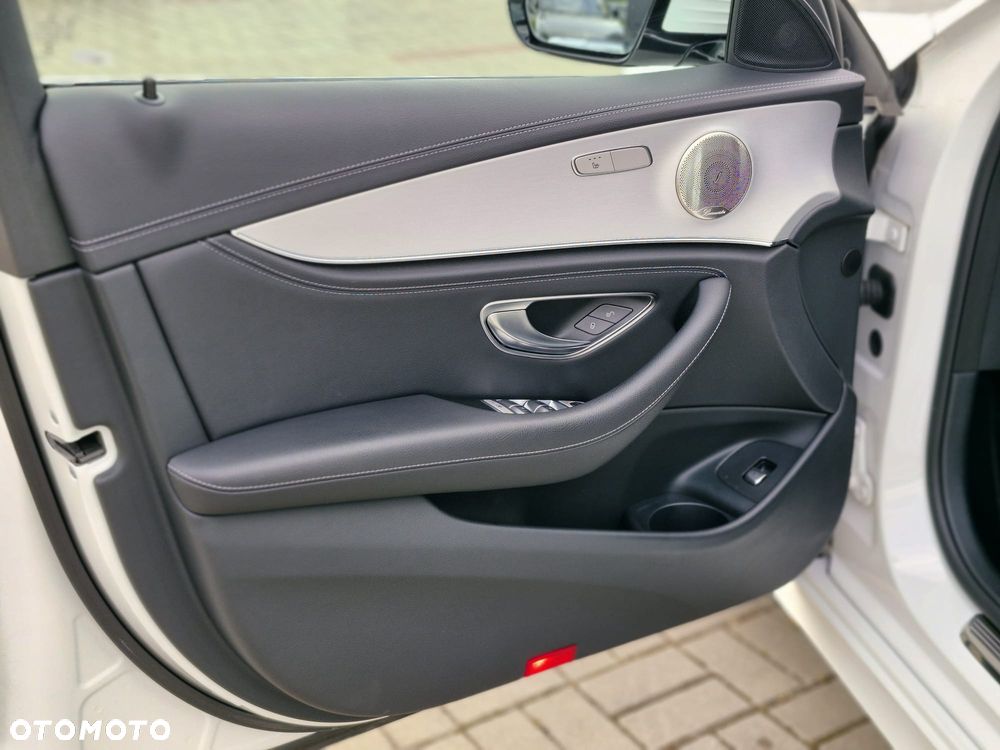 Mercedes-Benz Klasa E 220 d 4-Matic 9G-TRONIC - 17