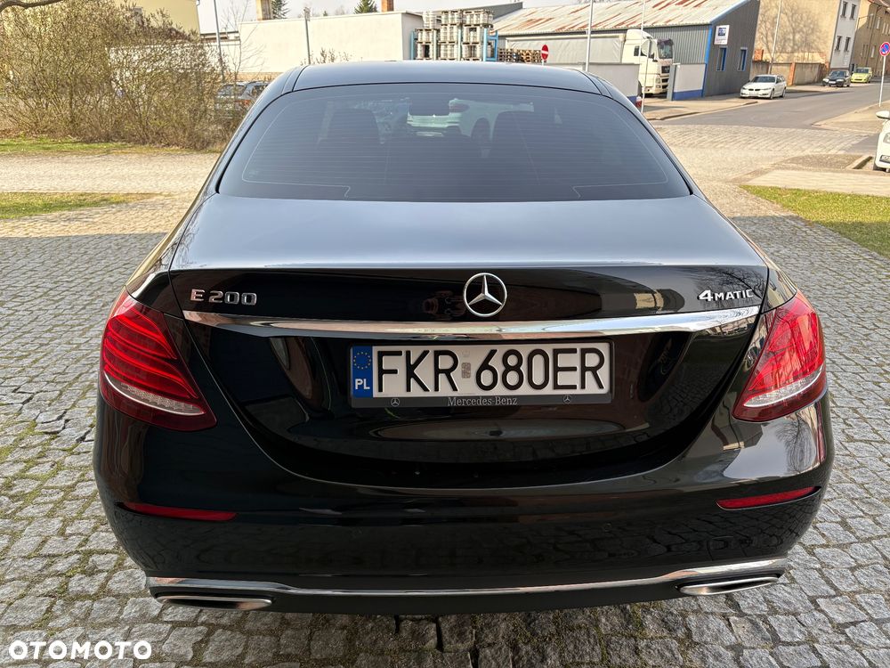 Mercedes-Benz Klasa E 200 4Matic 9G-TRONIC Avantgarde - 10