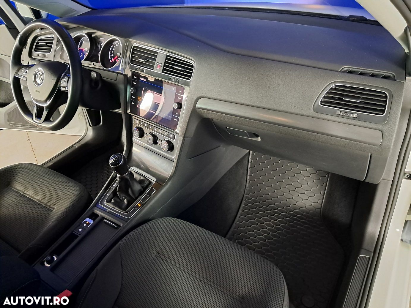 Volkswagen Golf - 17