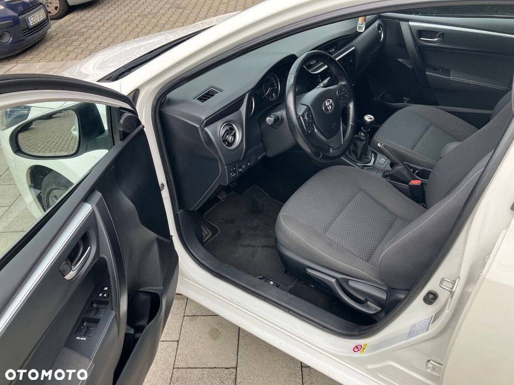 Toyota Corolla 1.4 D-4D Comfort - 6