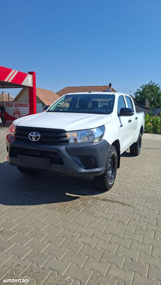Toyota Hilux - 1