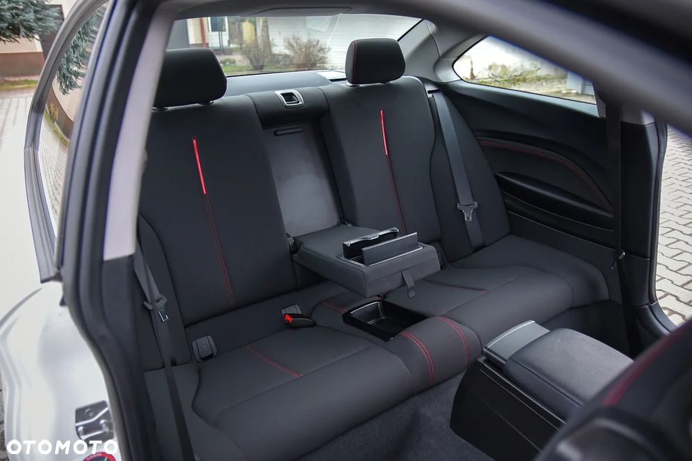 BMW Seria 2 218d Sport Line - 35