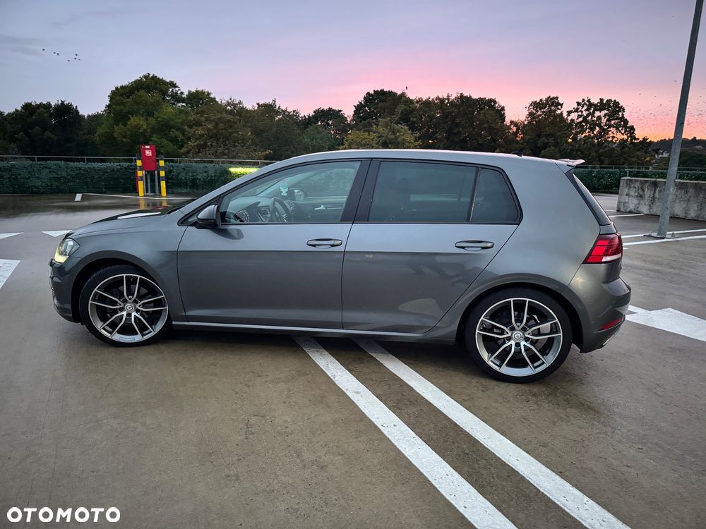 Volkswagen Golf - 12