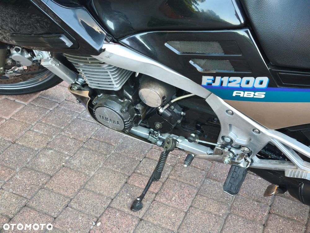 Yamaha FJ - 7