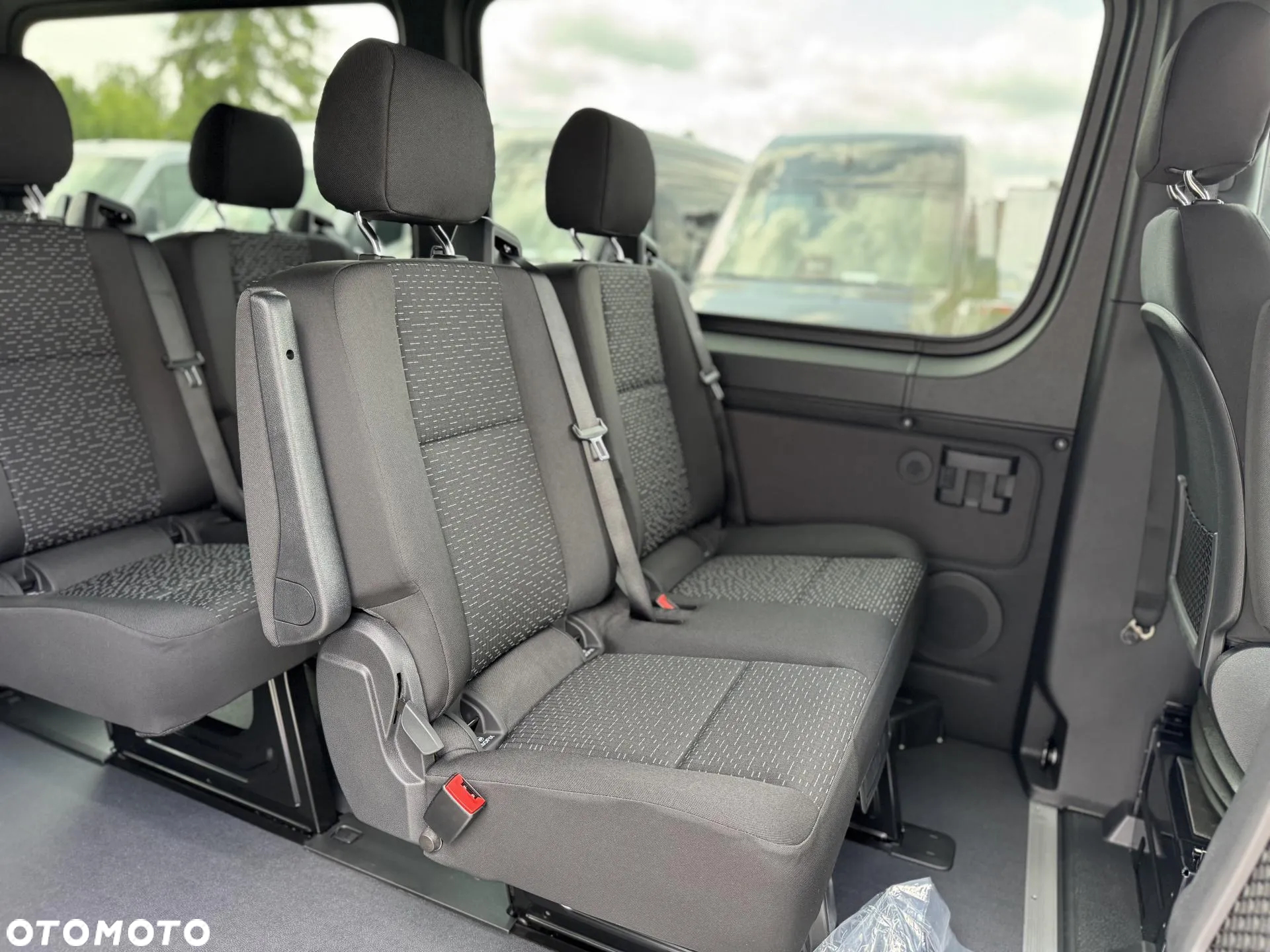 Mercedes-Benz Sprinter - 10