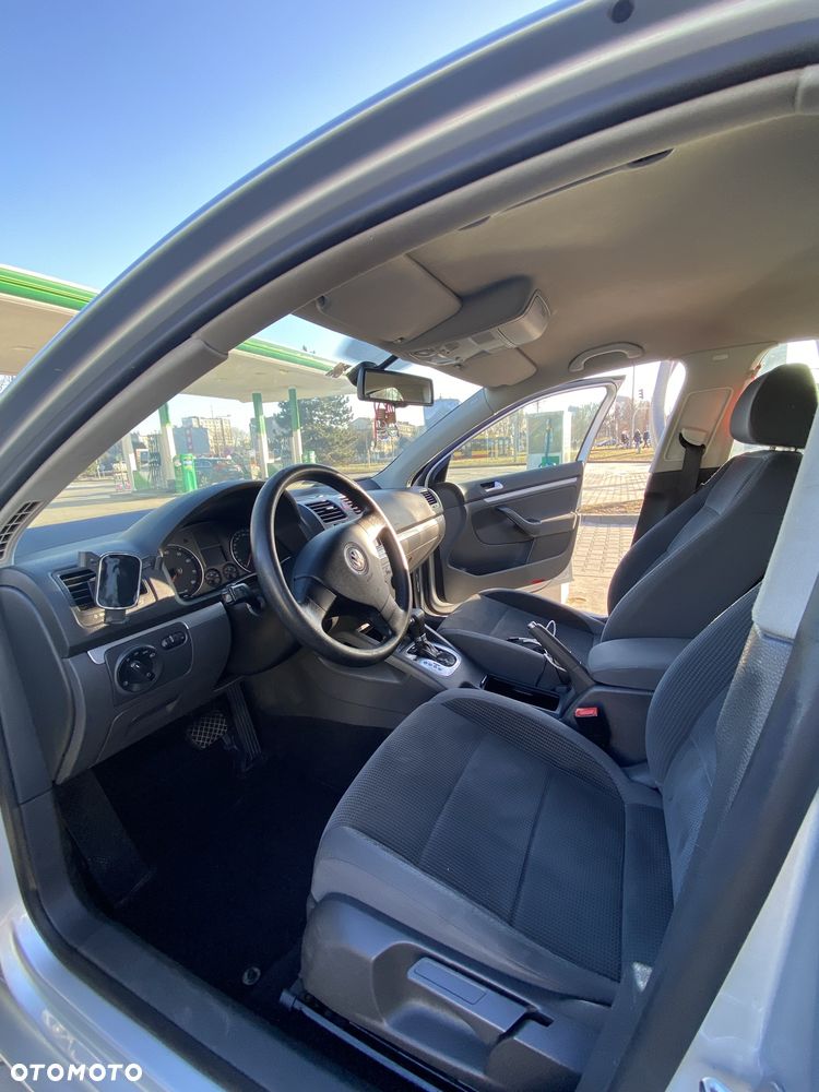 Volkswagen Jetta - 5