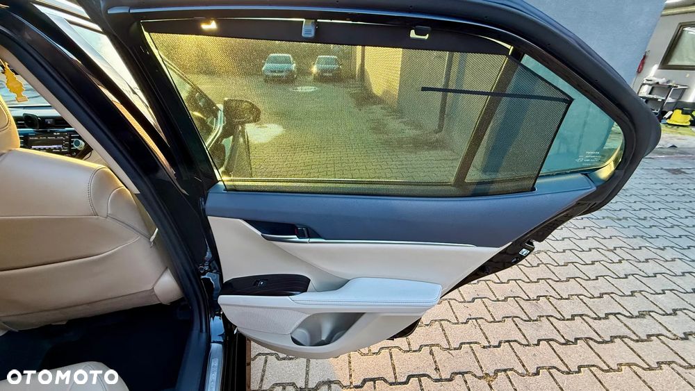 Toyota Camry 2.5 Hybrid Executive CVT - 15