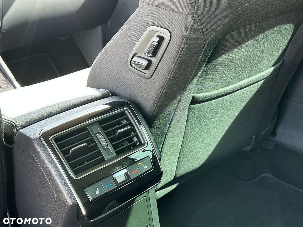 Skoda Superb 2.0 TDI SCR Style DSG - 32