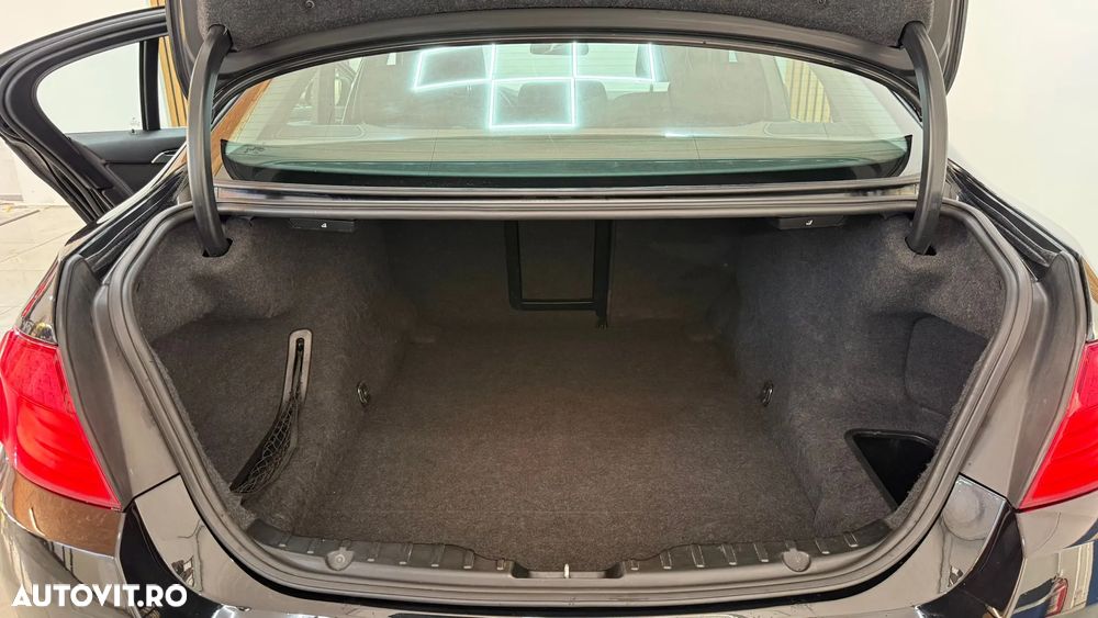 BMW Seria 5 520d - 17