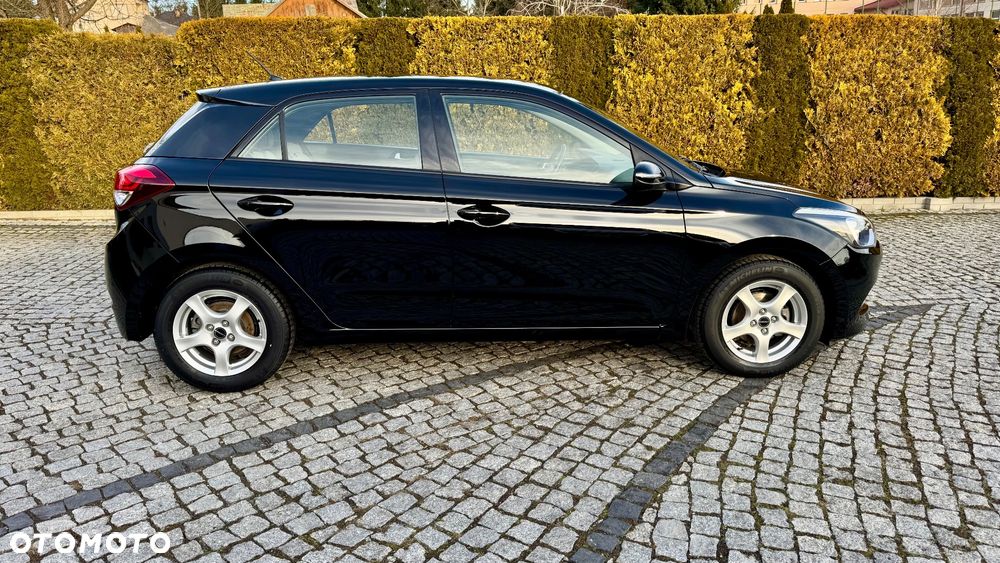 Hyundai i20 blue 1.2 Trend - 7