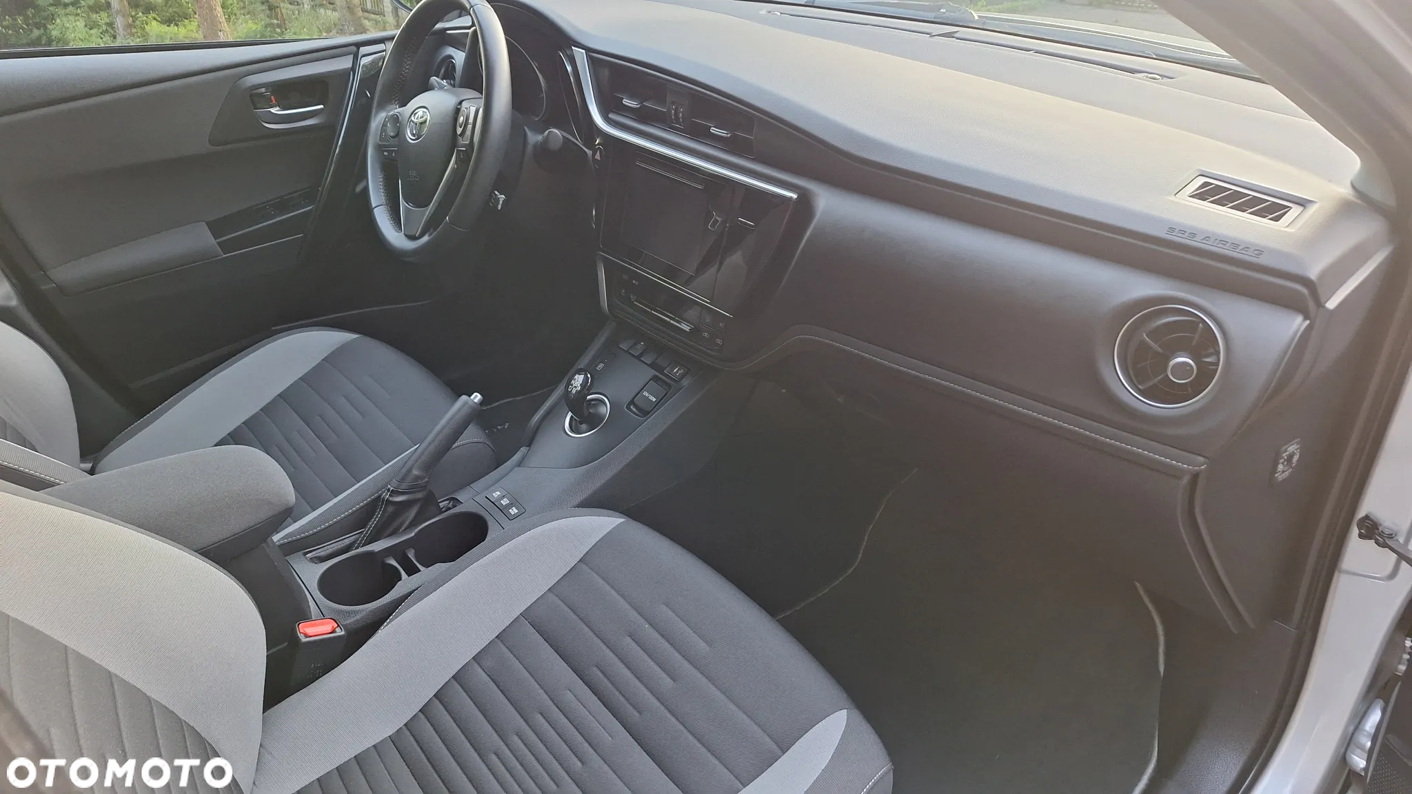 Toyota Auris 1.8 VVT-i Hybrid Automatik Style Selection - 16