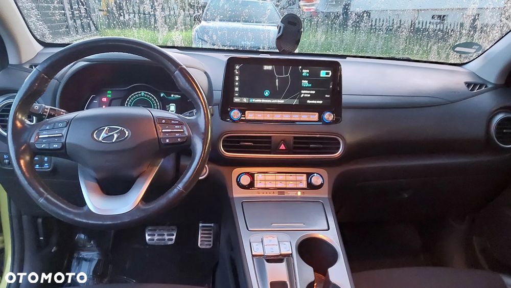 Hyundai Kona 39kWh Executive - 6