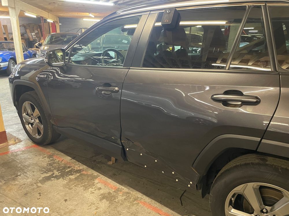 Toyota RAV4 - 6