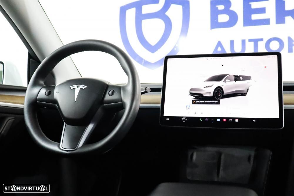 Tesla Model Y Performance Dual Motor AWD - 18