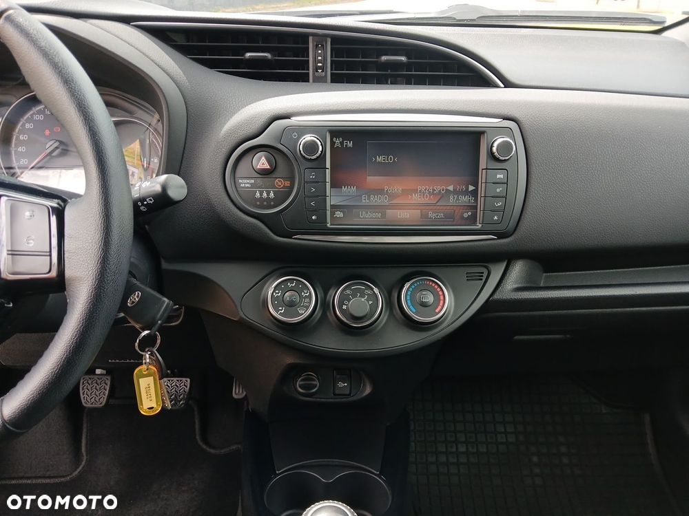 Toyota Yaris - 32