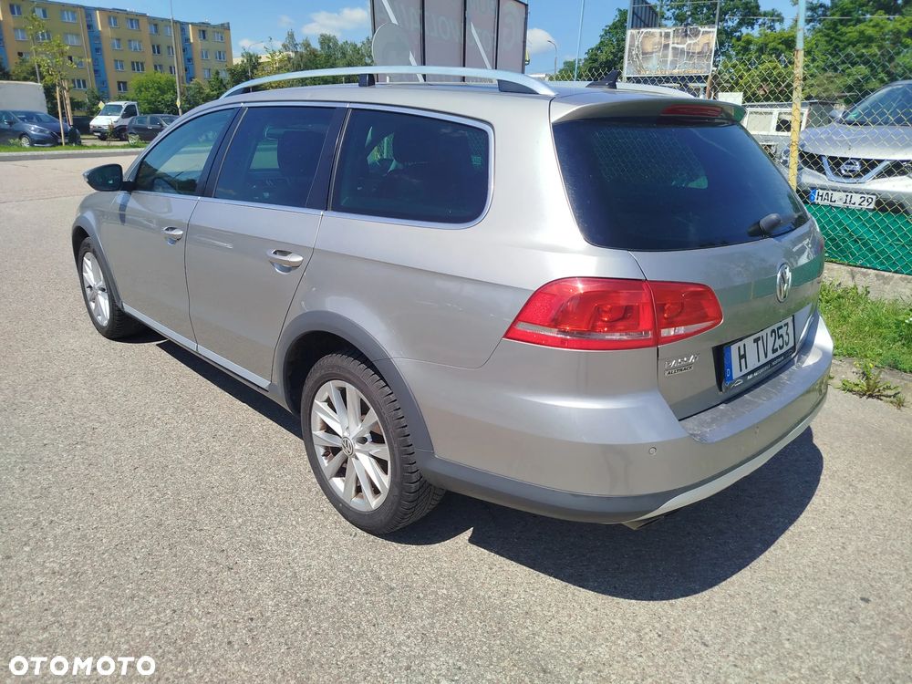Volkswagen Passat - 4