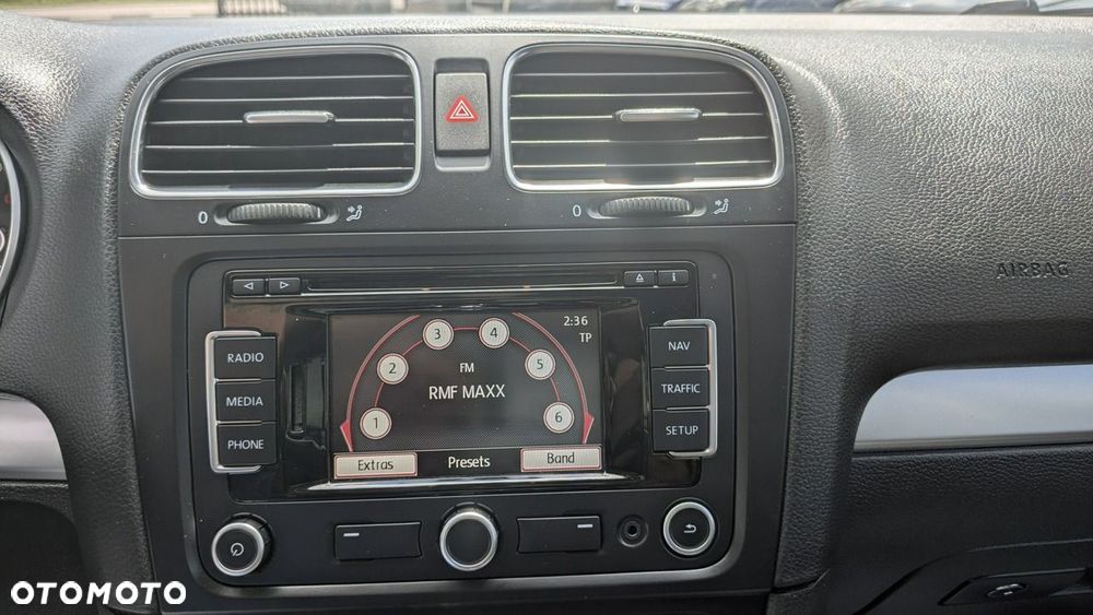 Volkswagen Golf - 27