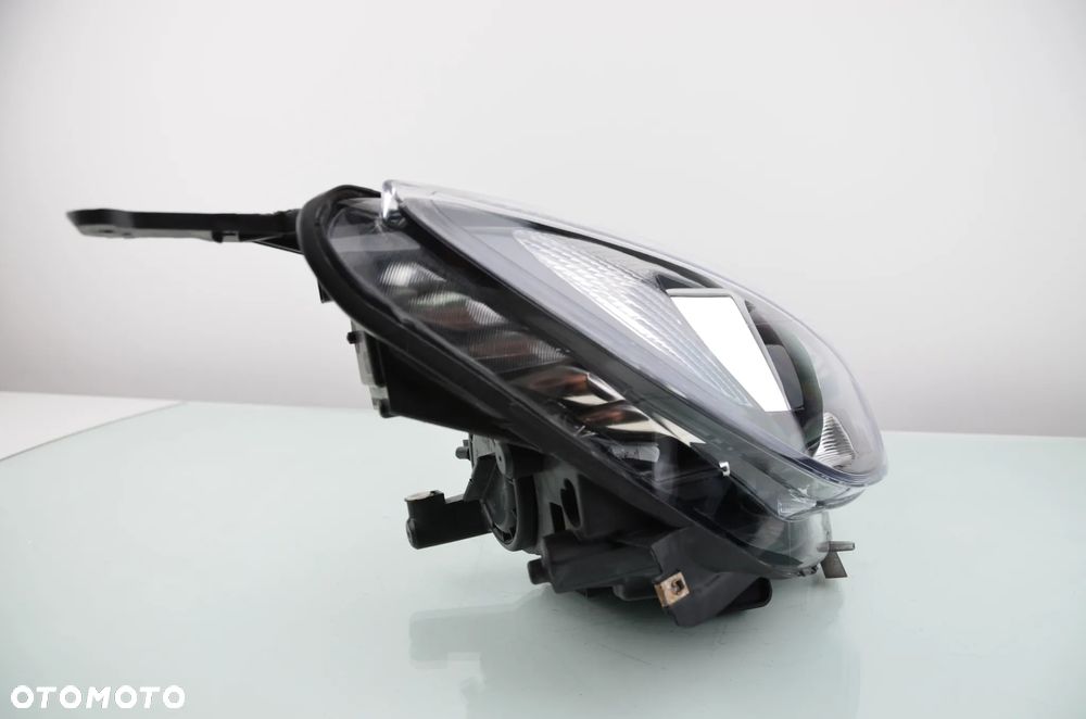 OPEL ASTRA IV GTC CASCADA XENON 13281281RH Prawy Przedni Oryginał - 2