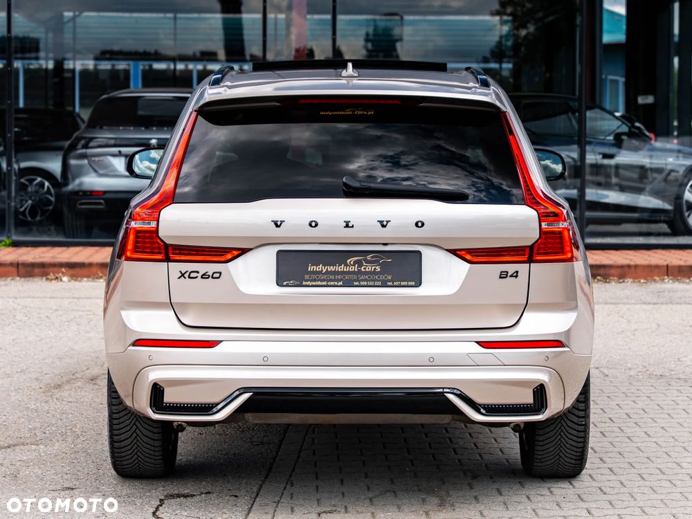 Volvo XC 60 B4 B Plus Dark - 19