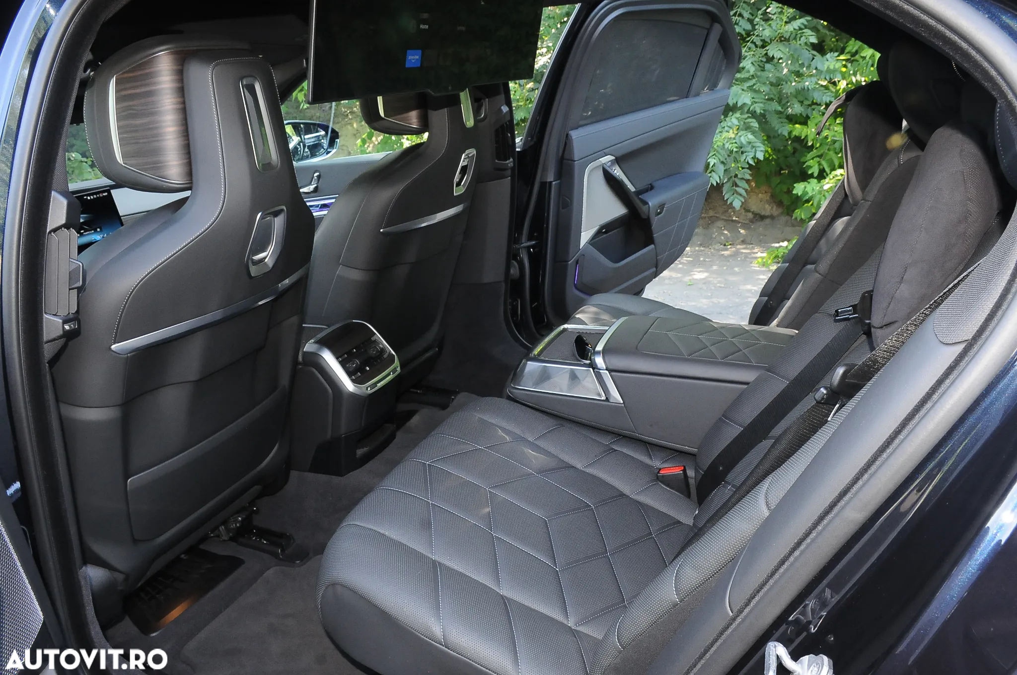BMW Seria 7 740d xDrive - 28