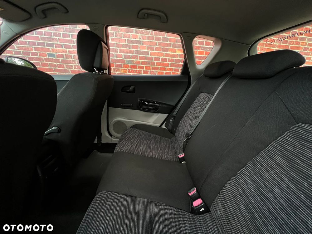 Kia Ceed - 16