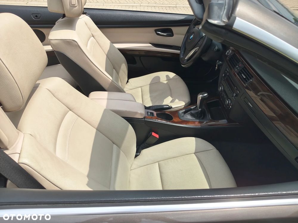 BMW Seria 3 320i - 11