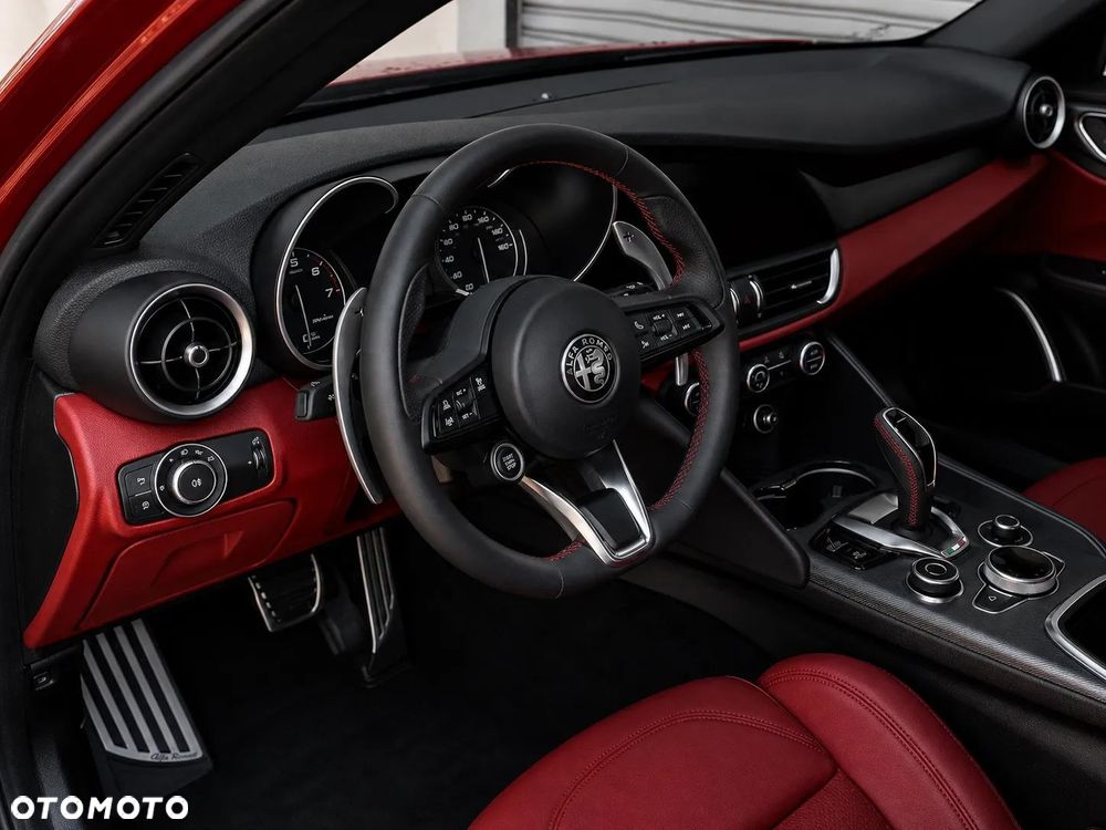 Alfa Romeo Giulia 2.0 Turbo 16V AT8 Veloce Ti - 12