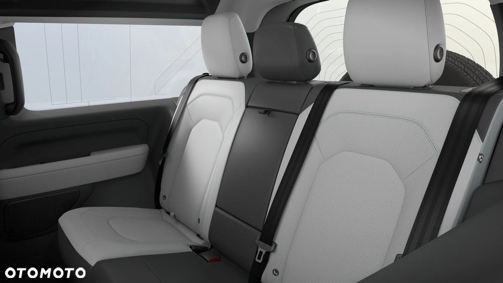 Land Rover Defender 90 D250 X-Dynamic SE - 3