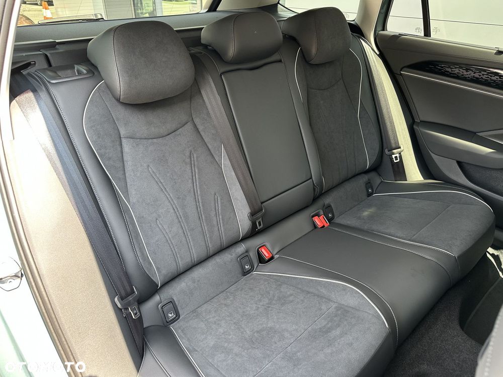 Volkswagen Passat - 27