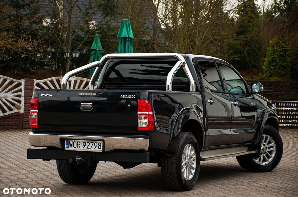 Toyota Hilux 3.0 D-4D Invincible - 26