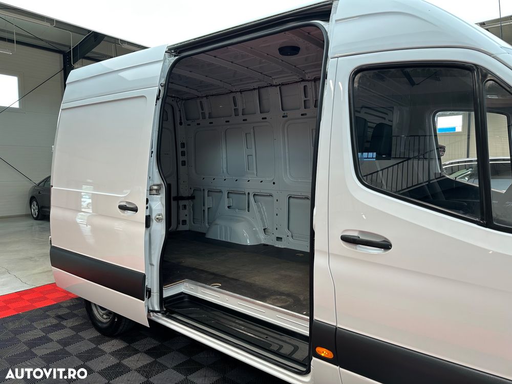 Mercedes-Benz Sprinter - 38