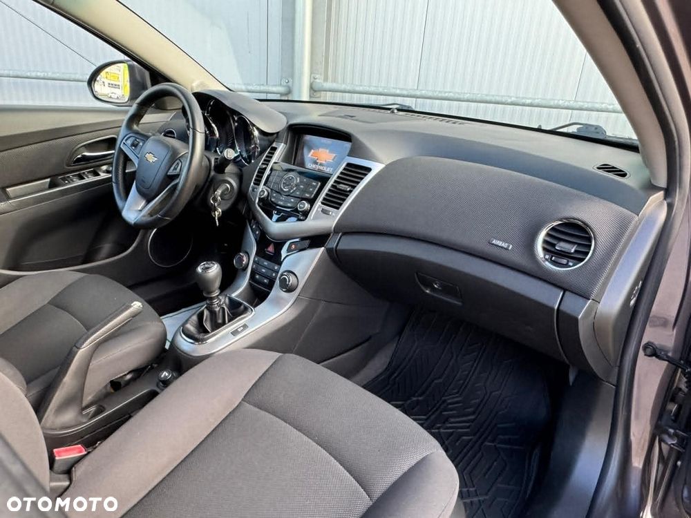 Chevrolet Cruze 1.8 LTZ - 10