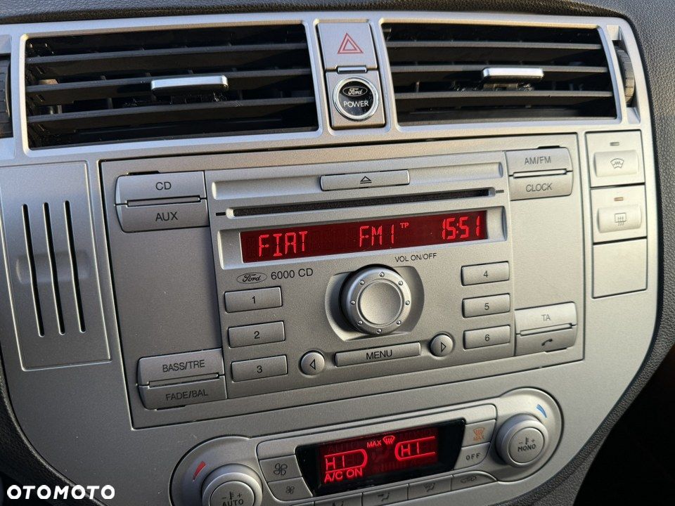 Ford Kuga 2.0 TDCi 2x4 Titanium - 24