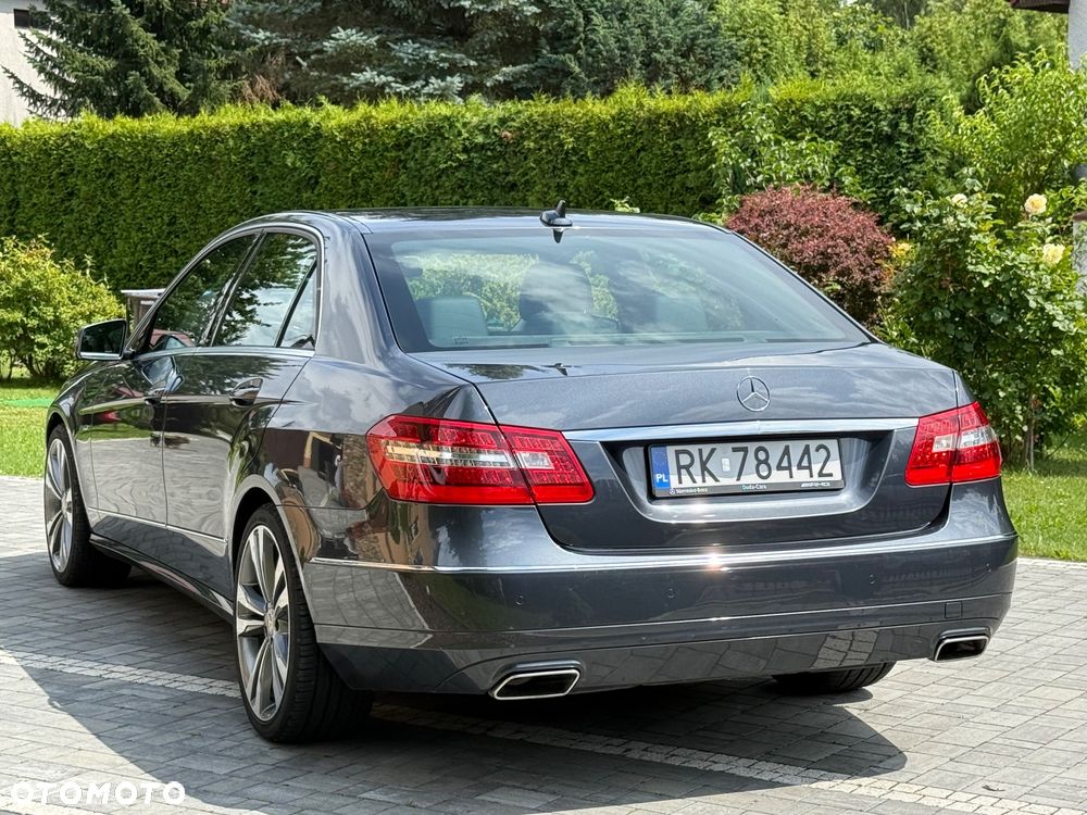 Mercedes-Benz Klasa E 220 CDI BlueEff Avantgarde - 17