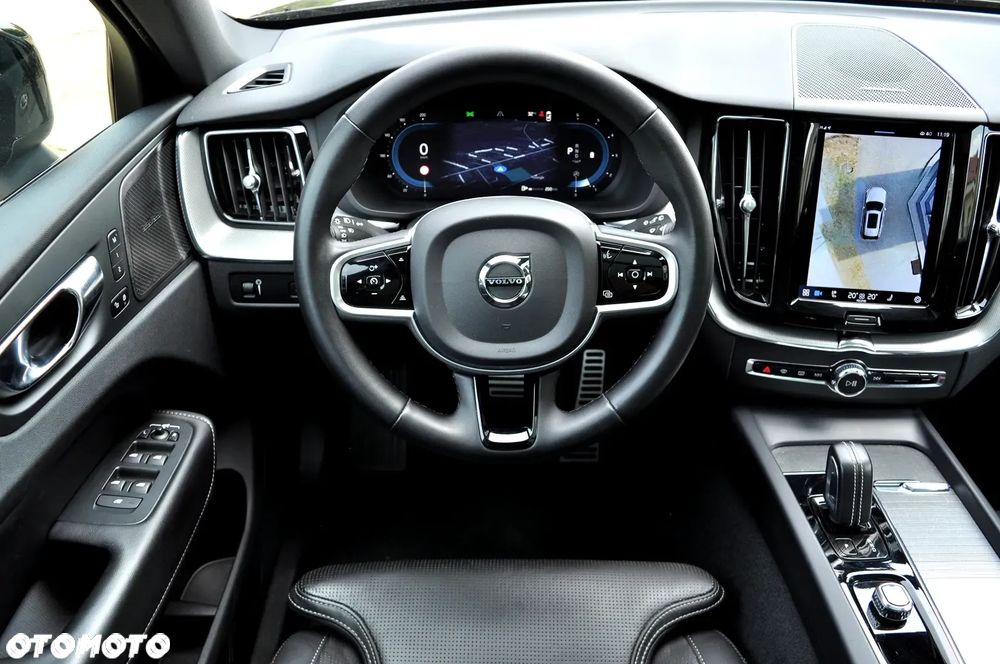 Volvo XC 60 B5 D AWD Ultimate Dark - 18