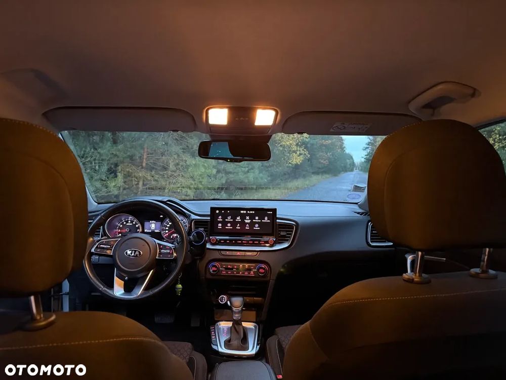 Kia Ceed - 8
