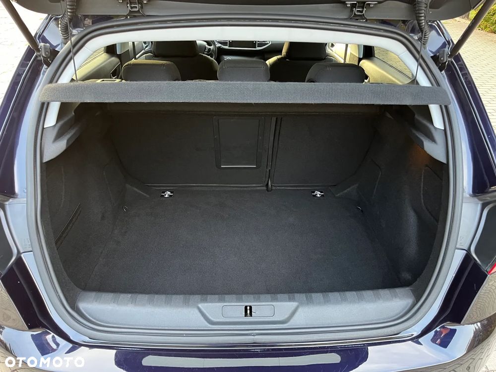Peugeot 308 - 23