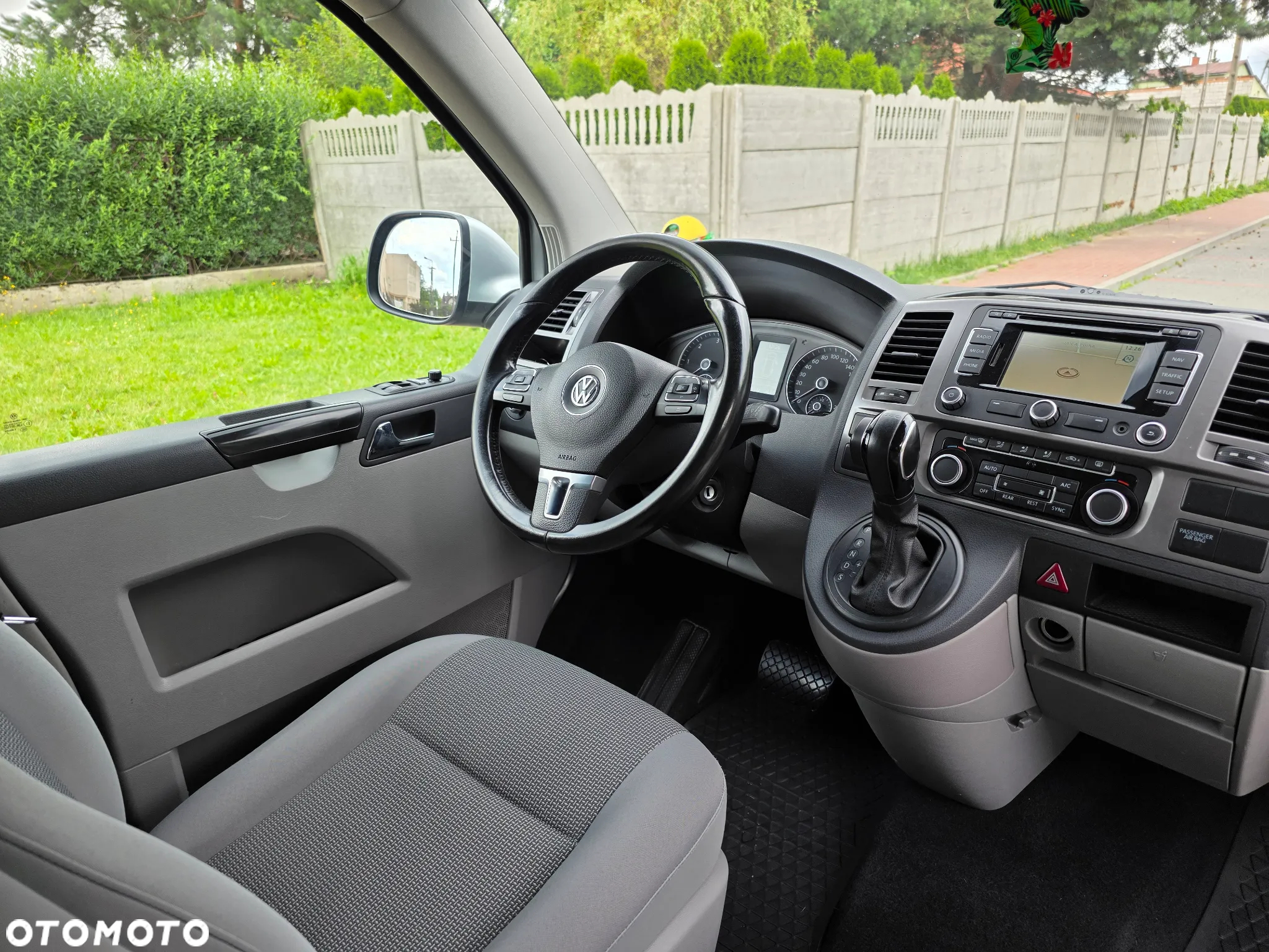 Volkswagen Caravelle - 12