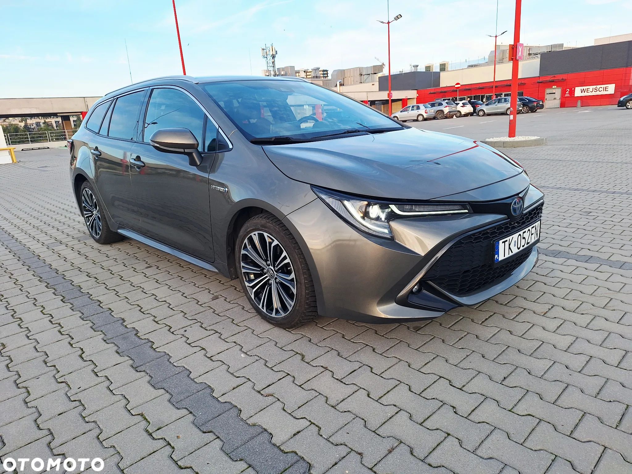 Toyota Corolla 1.8 Hybrid Comfort - 1