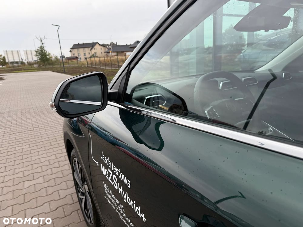 MG ZS Hybrid+ - 9