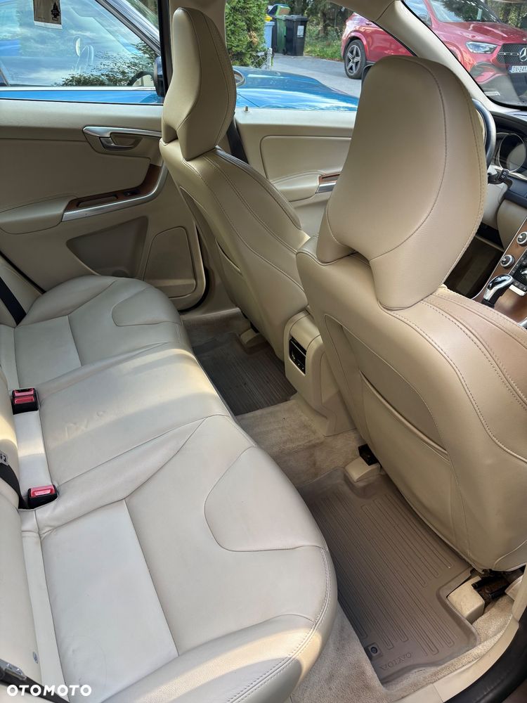 Volvo XC 60 - 4