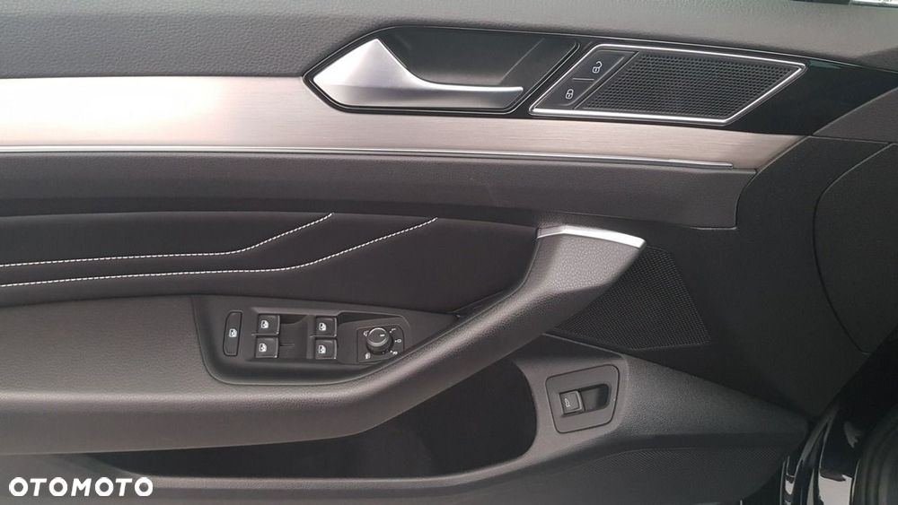 Volkswagen Passat - 20