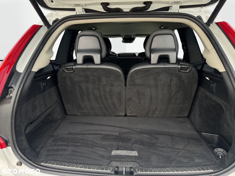 Volvo XC 90 B5 D AWD Momentum 7os - 26