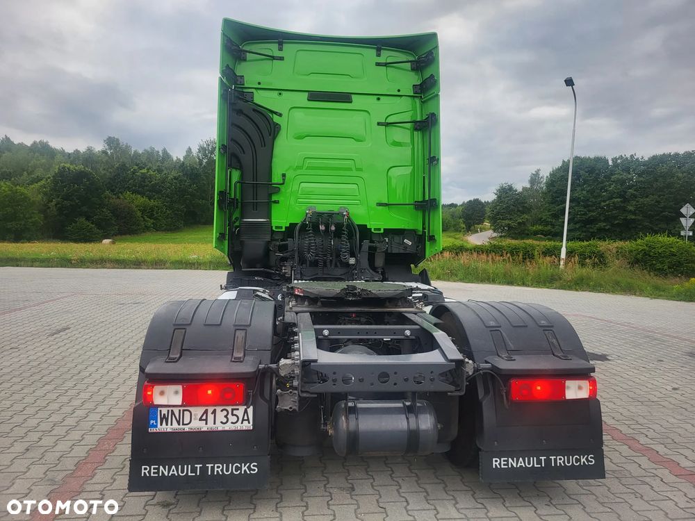 Renault - 9