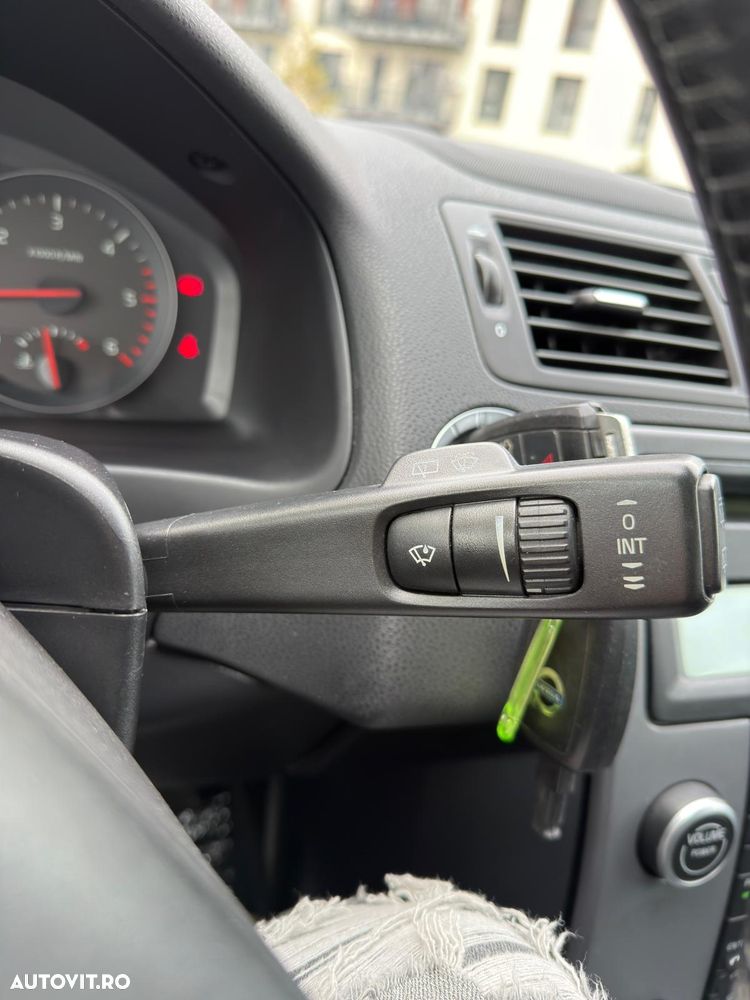 Volvo V50 DPF DRIVe Momentum - 17