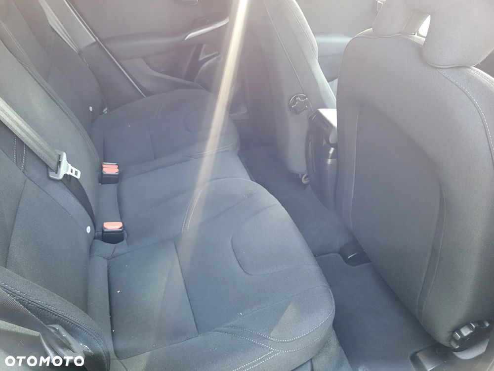 Volvo V40 T2 Momentum - 15